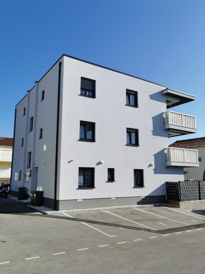 Apartment Misic Trogir Buitenkant foto