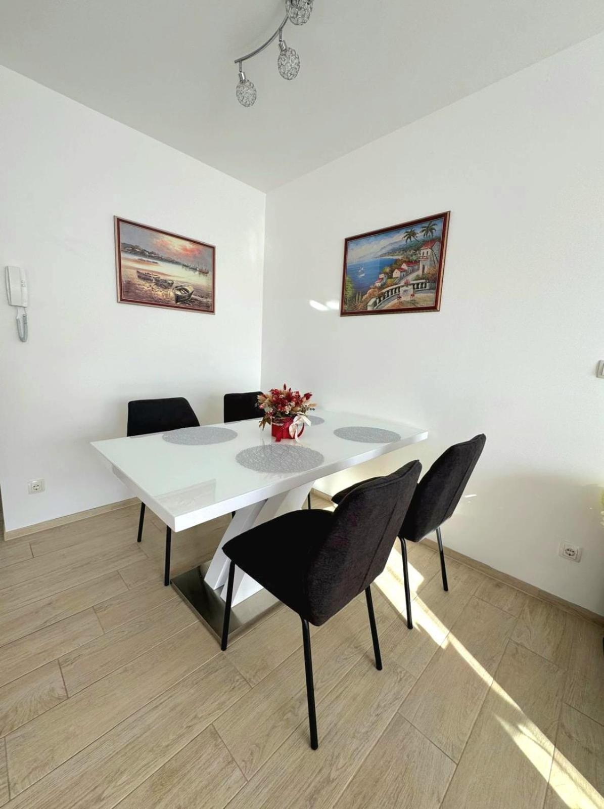Apartment Misic Trogir Buitenkant foto