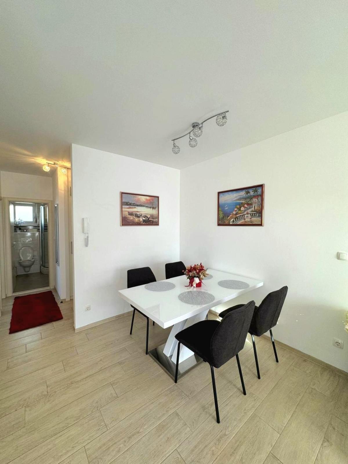 Apartment Misic Trogir Buitenkant foto
