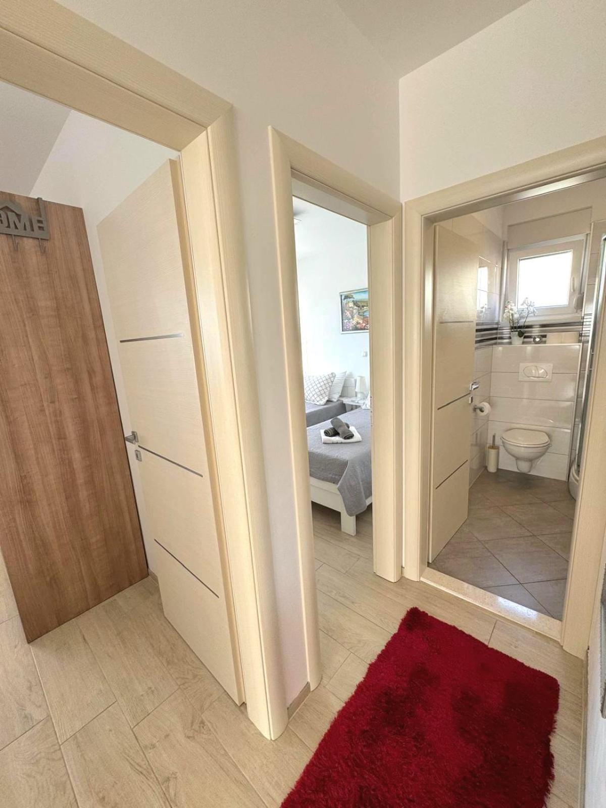 Apartment Misic Trogir Buitenkant foto