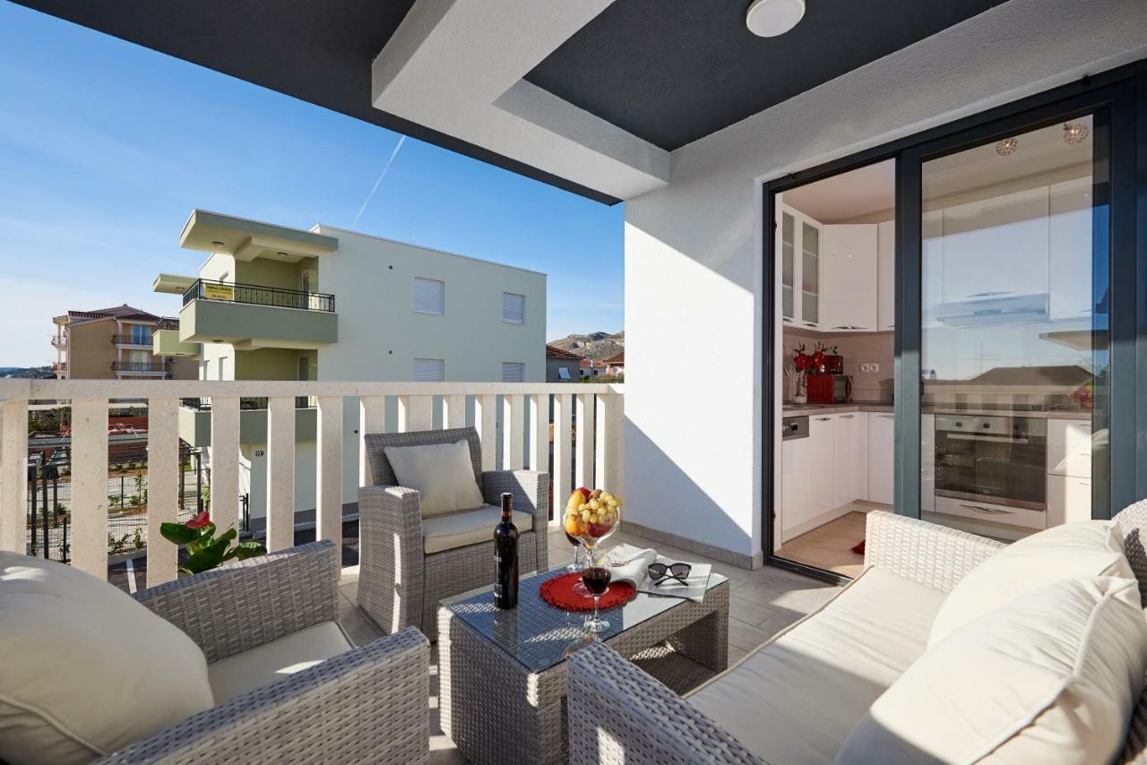 Apartment Misic Trogir Buitenkant foto